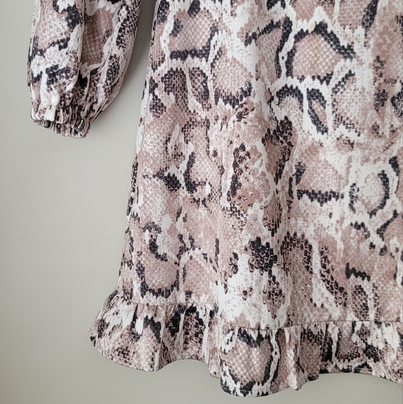 Dynamite Snakeprint Dress w/Sweetheart Neckline and Ruffle Hem - Picture 7 of 15
